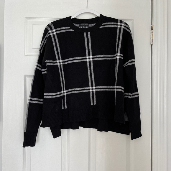 Saks Fifth Avenue matching sweater and skirt set - Picture 1 of 2